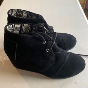 Toms black wedge booties size 6